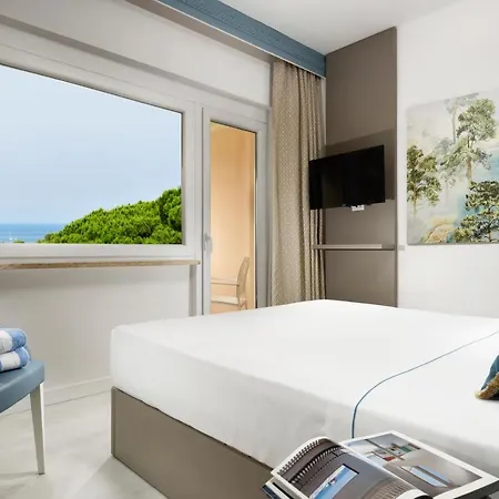 Golf Hotel 4*